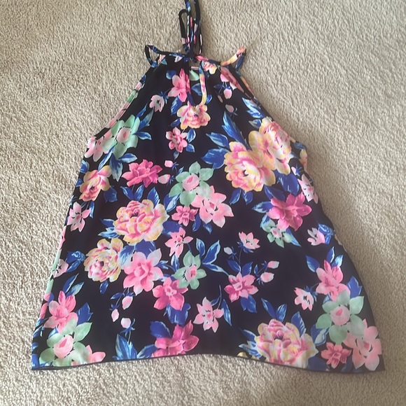 Beautifully vibrant floral halter top blouse tie strings in the back - Picture 2 of 3